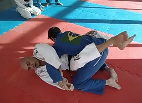 Kimura partindo da guarda fechada Aprenda Jiu Jitsu Tatame Online é