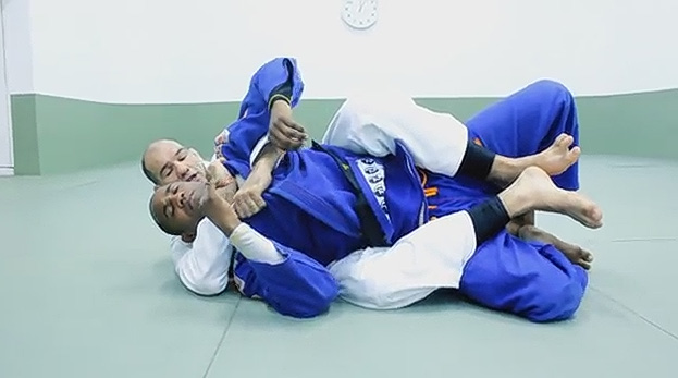 Aprenda 4 variações de ataque pelas costas Jiu Jitsu Tatame Online é