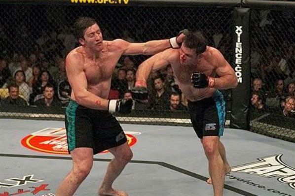 Stephan Bonnar x Forrest Griffin na primeira TUF Finale